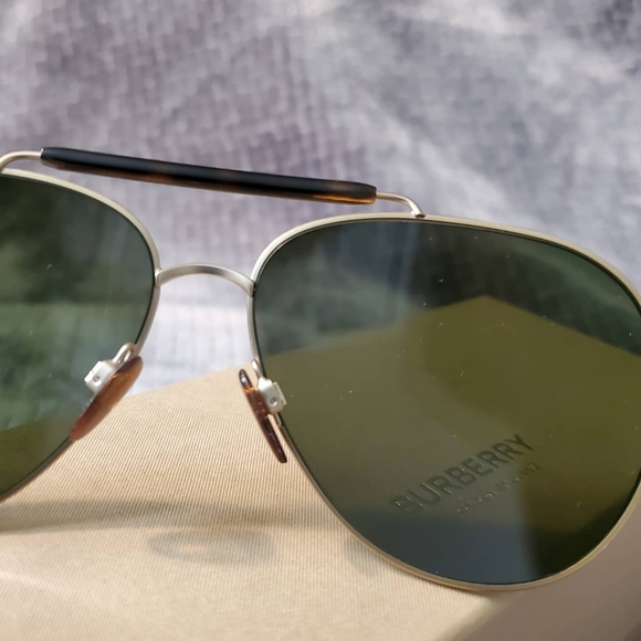 Burberry Aviators w/ top metal - Picture 2 of 6
